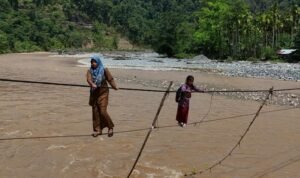 jembatan-tali-akses-warga-pedalaman-aceh-barat-1784539963431_169