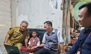 walkot-palembang-ratu-dewa-memberikan-bantuan-kuota-gratis-kepada-siswa-kurang-mampu-untuk-pjj-1792500182122_169